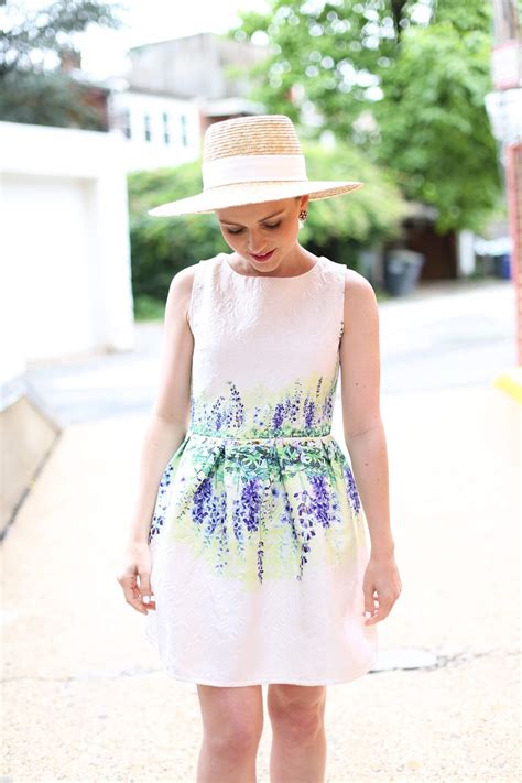 We're totally smitten with this mini! White Floral Sundress Under $100 - Poor Little It Girl