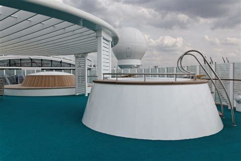 Maybe you would like to learn more about one of these? Pool-Deck | AIDAmar | Kreuzfahrtschiff-Bilder