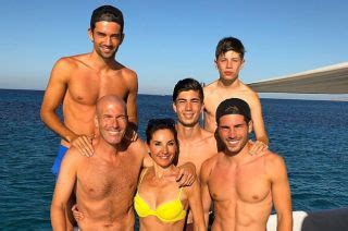 Zidane was expected to leave at the end of season even if. Zidane Man Utd: Ex-Real Madrid boss on holiday with family
