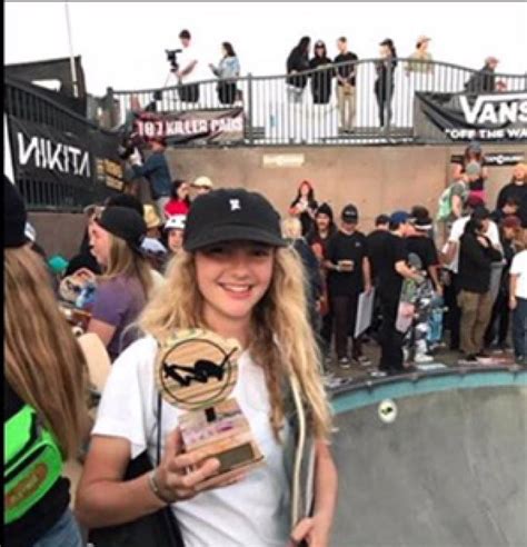 Lore bruggeman (19) is op de 15e plaats geëindigd in de halve finales van het wk streetskateboarden in rome. Skateboarder Lore Bruggeman uit Deerlijk doet het ...