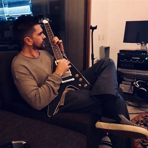 Maybe you would like to learn more about one of these? Juanes En Familia: Un Cantante Excepcional, Y Un Padre ...