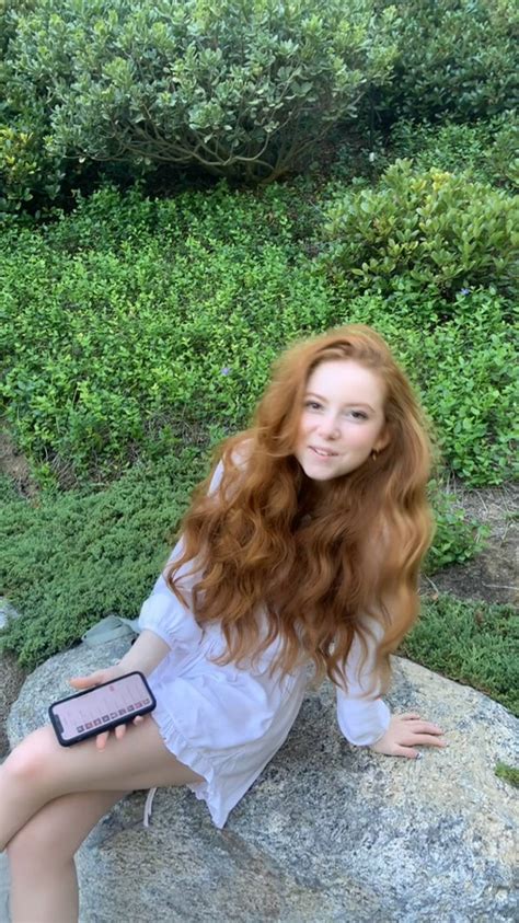 La musica è un qualcosa che ci accompagna durante la nostre vita. Francesca Capaldi - Social media-32 | GotCeleb