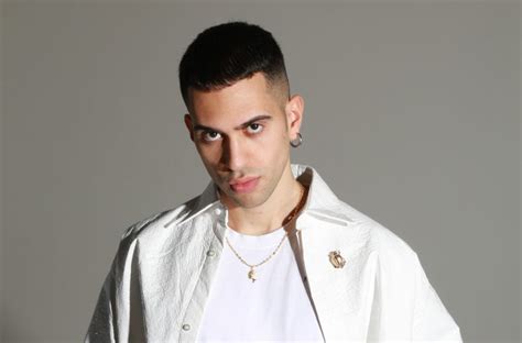 La coppia è stata immortalata a porta. Mahmood è gay: ecco chi è il fidanzato, atteggiamenti ...