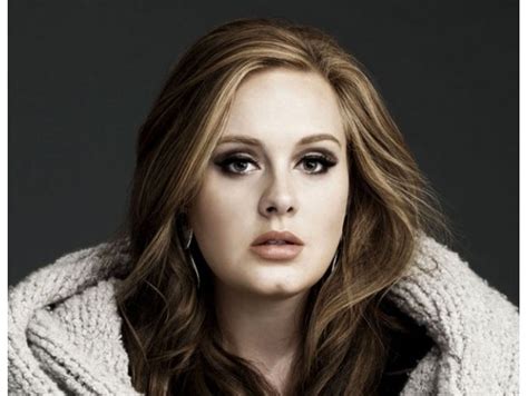 21 é o segundo álbum da cantora adele, lançado em 2011. Música da Adele é a mais pedida em Karaokês. Confira ...