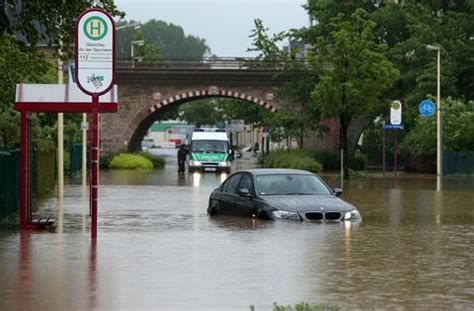 Es ist schockierend, die verheerenden überschwemmungen in deutschland, luxemburg, den niederlanden und belgien zu sehen, twitterte johnson am donnerstag. Bildergalerien - Hochwasser 2013 - die Region Zwickau am ...