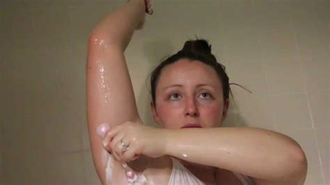 How to Shave Armpits/Underarms - YouTube