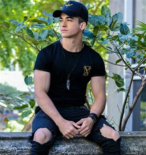 Dan kau tau dia mulai menjengkelkan. ASGAR TAHAP REVISI | Cute guys, Girls dp stylish, Cute boys