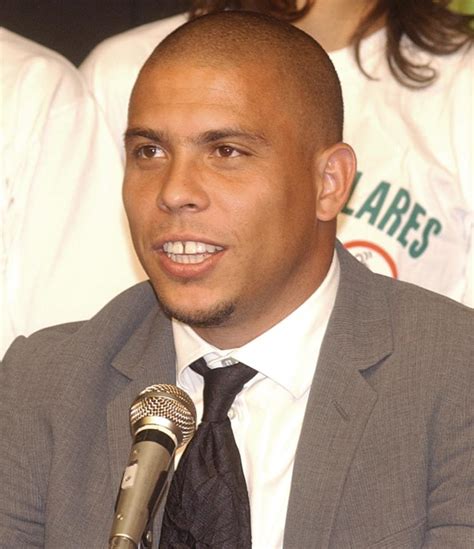 Das ist ronaldo das ist der dreimalige weltfußballer das ist brasiliens weltmeister 1994 und 2002. Ronaldo (Fußballspieler, 1976) - Wikipedia