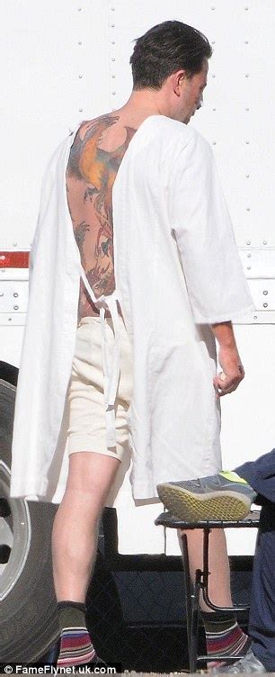 The ben affleck back tattoo saga is ongoing. Ben Affleck : Son nouveau tatouage crée le buzz (photos ...