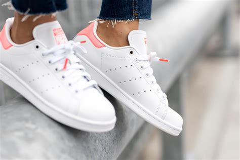 All styles and colours available in the official adidas online store. Adidas Women's Stan Smith Cloud White/Signal Pink - FU9649
