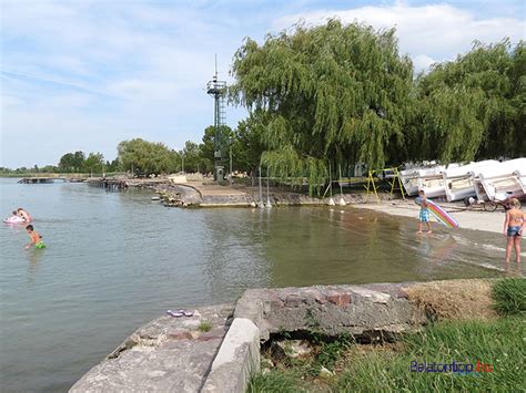 Fonyód ist eine ungarische stadt im gleichnamigen kreis im komitat somogy. Fonyód - Lassan készül a plázs a Sándortelepi strandon ...