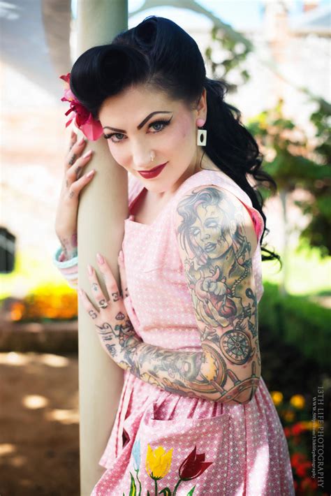 Pinup photos are distinct from other sexualized pictures in that they feature suggestive, but decidedly demure, poses. Lola Diamond - Pinup Models