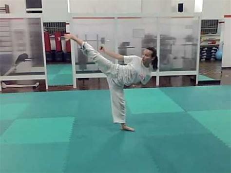 Viviana bottaro si qualifica per le olimpiadi di tokyo 2020. Viviana Bottaro (CSKA Genova): Kihon propedeutico Bunkai ...