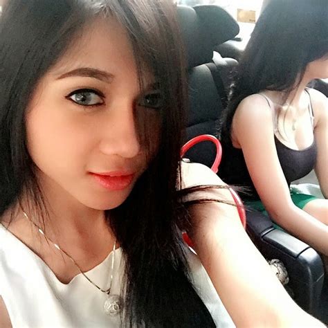 17 artis indonesia yang melakukan adegan tanpa sensor hot kiss. Vera Kaira Pemenang Fiesta Babes 2015 Sooperboy | GALERI ...