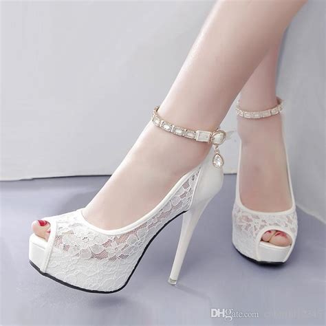 Scarpe da sposa e cerimonia in pizzo avorio. Acquista Scarpe Da Sposa In Pizzo Bianco Delle Donne Ad ...