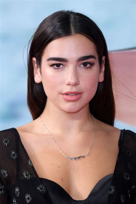 Dua Lipa : DUA LIPA for Yves Saint-laurent Beute Fragrance Campaign ...