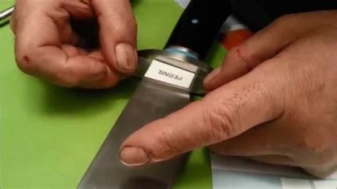 Fabrica cuchillos artesanales de alta calidad. Grabado de cuchillos con plantillas de vinilo - YouTube