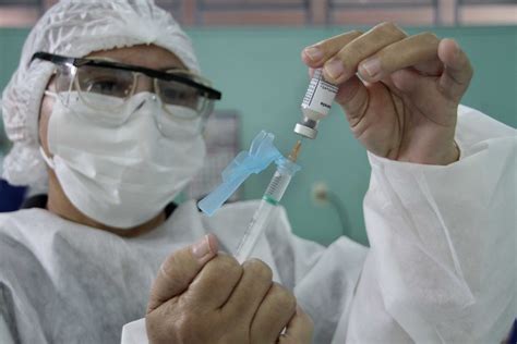 Já vacinado, rodrigo foerth, técnico de ti, disse estar tranquilo após a primeira dose, porém ansioso para a segunda. Vacina contra influenza continua disponível para ...