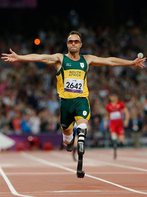 The legendary blade runner, an example of courage to the world, is accused of the valentine's day 2013 murder of his stunning. Bladerunner Oscar Pistorius pleit onschuldig in rechtszaak ...