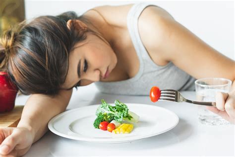 The prevalence and correlates of eating disorders in the national comorbidity survey replication. Three Statistics That Prove Eating Disorders Don't Have a ...