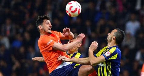 Karşılaşma öncesi futbolseverler 'başakşehir fenerbahçe maçı ne zaman saat kaçta hangi kanalda?' başakşehir fenerbahçe maçı 24 ağustos cumartesi akşamı saat 21.45'te oynanacak. Fenerbahçe - Başakşehir maçı ne zaman saat kaçta hangi ...