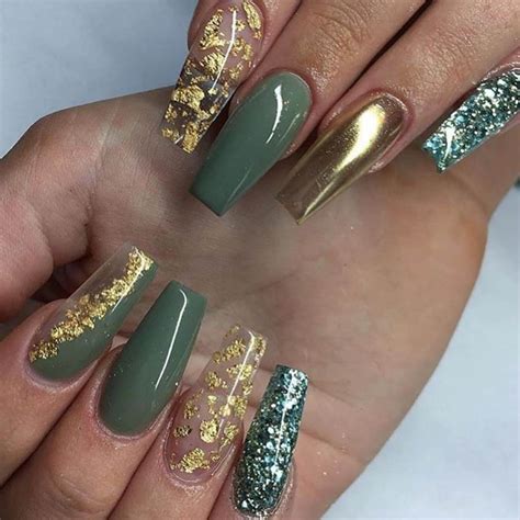 Uñas pintadas amarillas encuentra el tono perfecto para cada. uñas acrilicas verde con dorado #greennailart #green # ...