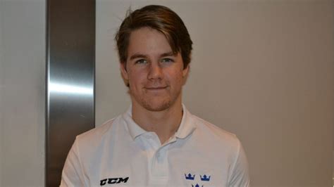Ice hockey players born between january 1, 2000, and september 15, 2002, were eligible for selection in the 2020 nhl entry draft. JVM-forwarden har gjort sitt val: "Mikael Renberg-typ ...