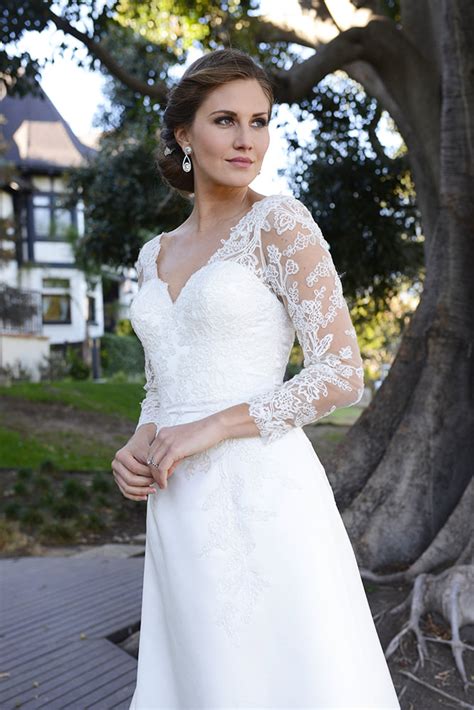 Vedi i prezzi e le recensioni dei clienti. Collezione Nuvola | Atelier Abiti Sposa Roma - Gerardina Spose