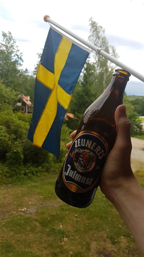 By elizabeth ekman, 25 juni, 2021. Glad midsommar! : sweden