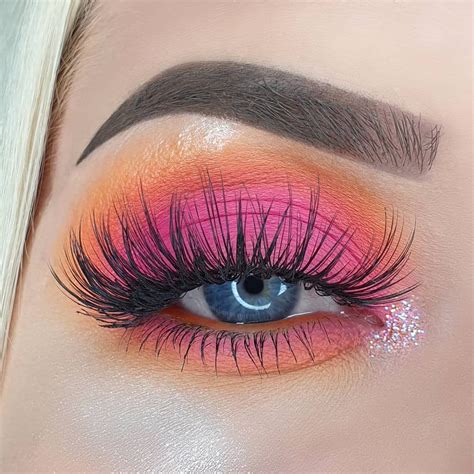 Pink and orange eyeshadow | Orange eyeshadow, Orange eye makeup, Orange eyeshadow looks