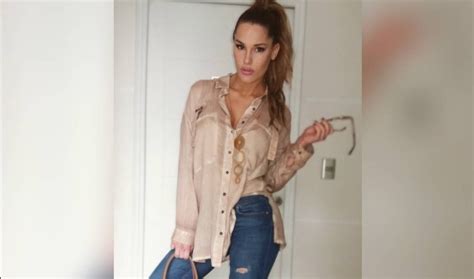 Eski fenerbahçeli mauricio isla'nın model olan eşi gala caldirola, instagram'dan yaptığı son paylaşımla olay yarattı. ¿Gala se va de Chile? Ex "Volverías con tu ex" dio ...