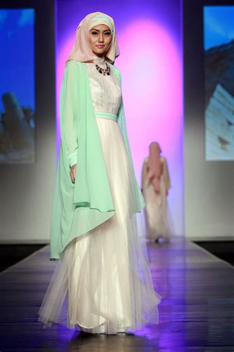 Casting for asia islamic fashion week. Harry Lam, Jakarta Islamic Fashion Week 2013 | Hidjab