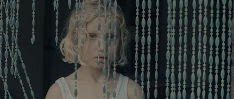 Zengel was born and raised in berlin, germany, and began her acting career at the age of five in a music video for the. Photo de Helena Zengel - Photo Helena Zengel - AlloCiné