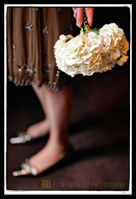 Monochromatic white flowers are forever a classic choice. Bouquet Bridal: White Carnation Bouquets