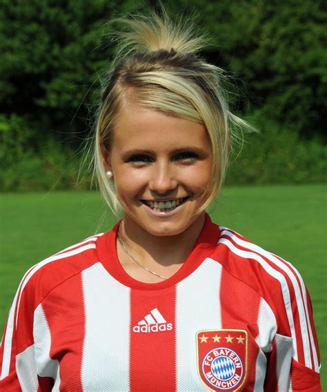 Fc bayern munich is a german women's football squad based in munich, bavaria. Frauenfußball Nationalmannschaft: Kader, Turniere, Bilder ...