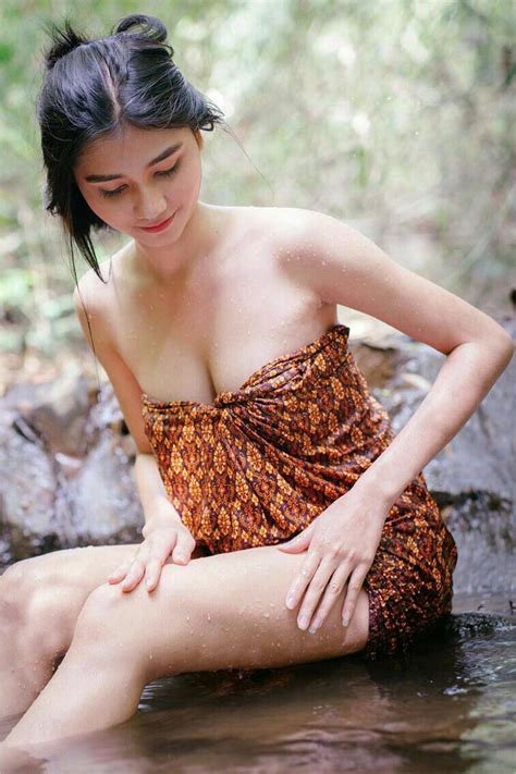 You can go wild with a pair of really hot bikini, but remember always use protection skin to avoid disease on your skin, especially skin cancer. Seksi Gadis Desa - Viral Jalur Gowes Gadis Desa Pesepeda ...