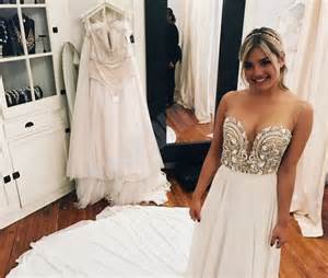 The wedding finale, which landed on netflix early the morning of february 27, revealed that it was giannina gibelli who wound up with streaked makeup and a soiled dress on her wedding day. Netflix 'Love Is Blind': Who Got Married from the 6 ...