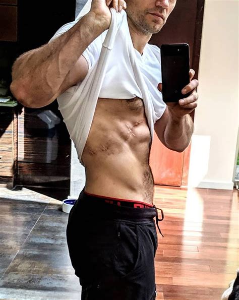 Full figured wifey craves new cock. New Henry Cavill Superman Image Shared By Zack Snyder ...