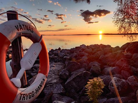 Stilleben hotell, wij trädgårdar och strandpiren hotell har fått höga betyg av resenärer i gävleborgs län för utsikten från deras hotellrum. Sol uppgången från imorse (Gävleborgs län) : sweden