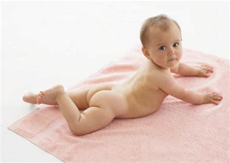 There are many different moves and timing is key here. How to massage your baby - Photo Gallery | BabyCenter