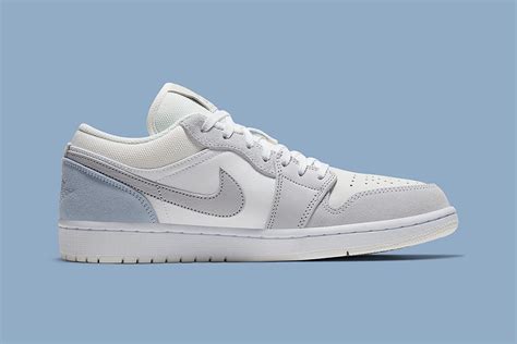Nike's air jordan 1 low paris retails for $130 usd which will release on february 22 via online retailers like fenom. A Closer Look at the Air Jordan 1 Low "Paris" | Nice Kicks