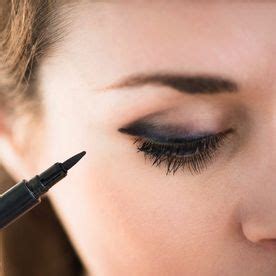 We'll show you natural looking eyeliner tips for mature eyes, hooded or droopy eyelids, eye wrinkles, poor vision, or shaky hands. How to Keep Eyeliner from Running | Pencil eyeliner, Winged liner, How to do eyeliner