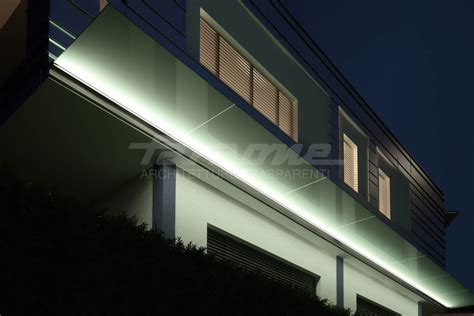 Glass canopies allow you to create a stylish shelter for your premises. The night-time version of Linea, the 100% glass canopy ...