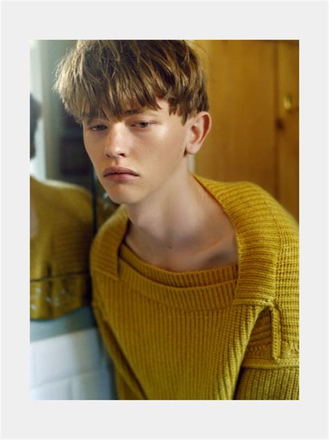Find funny gifs, cute gifs, reaction gifs and more. Robbie McKinnon Poses for SSAW Magazine | The Fashionisto