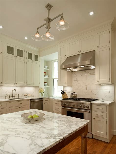 From bertazzoni to wolf, dacor to viking, ad rounds up the best appliance brands for high performance and high style New York Apartment Kitchen - Traditional - Kitchen - New ...