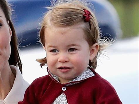 Although all eyes have been on her new baby brother, prince louis , no one steals the show quite like. Charlotte-Verwirrung: Wem sieht die Prinzessin nun ähnlich ...