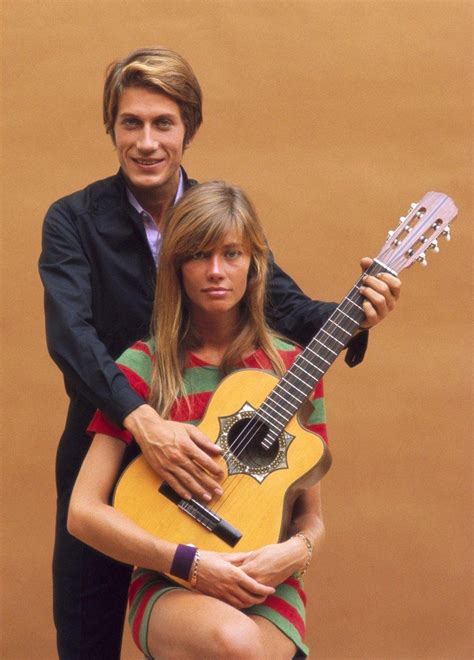 Françoise hardy a confié que, contrairement aux dires de la presse, c'est elle qui a voulu prendre le large la première. Françoise Hardy and Jacques Dutronc by Jean-Marie Périer, 1960s | Music & musicians | Dutronc ...