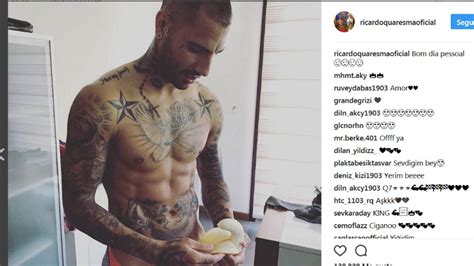 El delantero aprovechó la distracción de su compañero para mojarle con un chorro de agua Cristiano y Pepe, de cachondeo por una foto de Quaresma ...