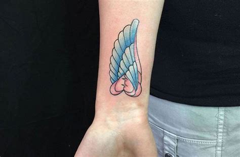 Miscarriage tattoos: The touching way that people are ...