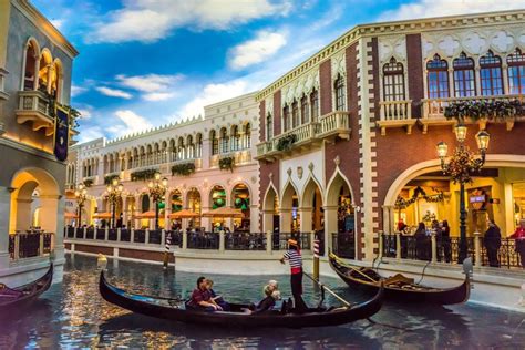 What happens in vegas, doesn't always stay in vegas. 120+ Las Vegas Quotes, Captions & Sayings Perfect for ...